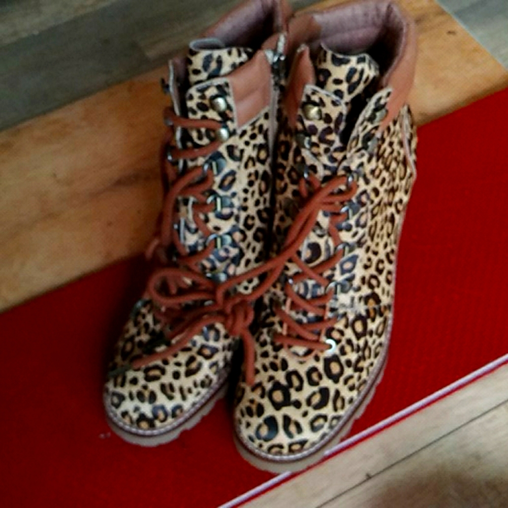 Sam Edelman brand new with tags size 9 1/2 boots